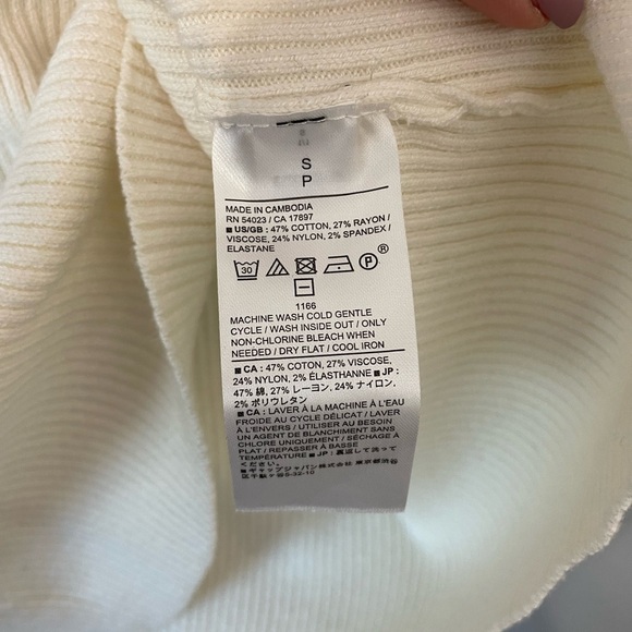 NWT Banana Republic Women’s white/cream coloured top, keyhole back size S - Picture 4 of 9